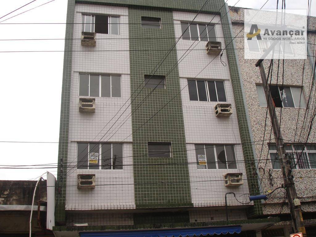 Apartamento com 2 dormitórios para alugar, 65 m² por R$ 920,00/mês